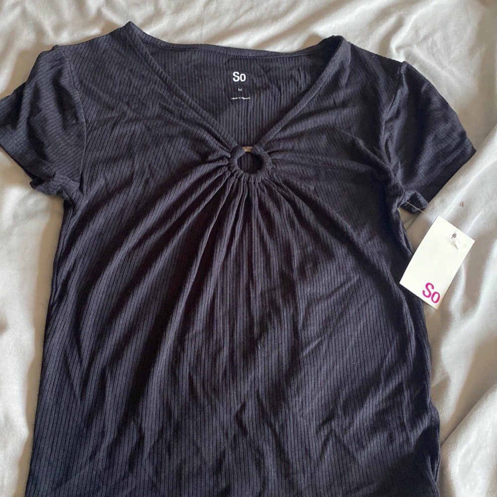 womens black t shirt
